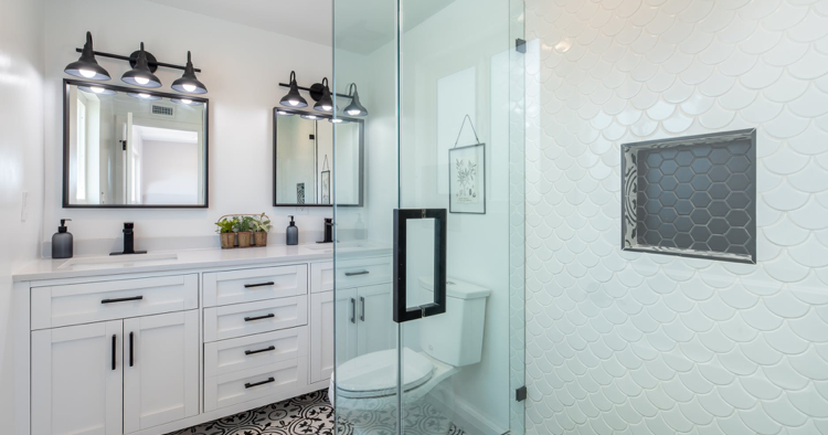 Technician shaking hands with homeowner